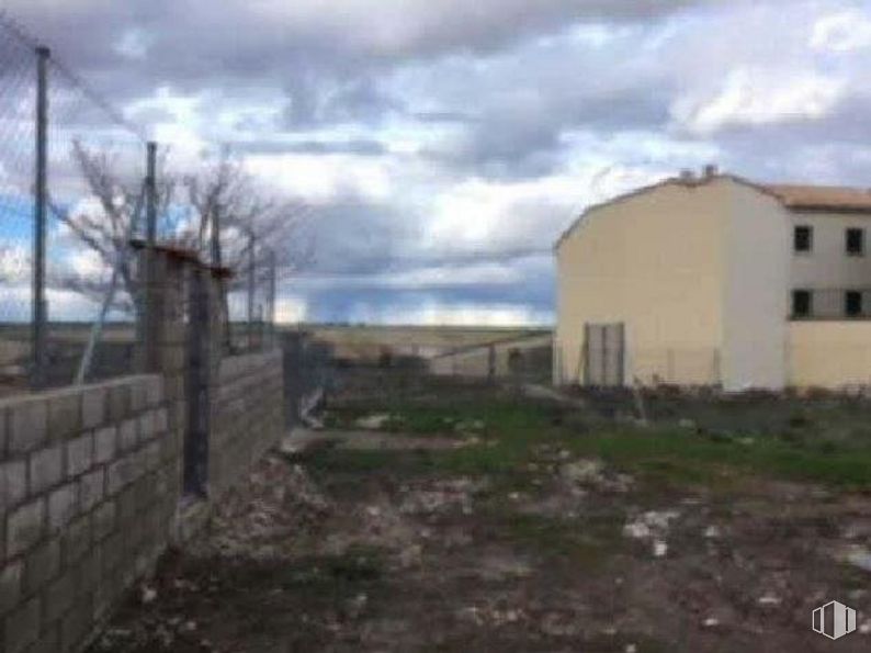 Suelo en venta en Casco urbano, Trijueque, Guadalajara, 19192 con casa, nube, cielo, edificio, planta, lote de terreno, hierba, paisaje, árbol y cúmulo alrededor