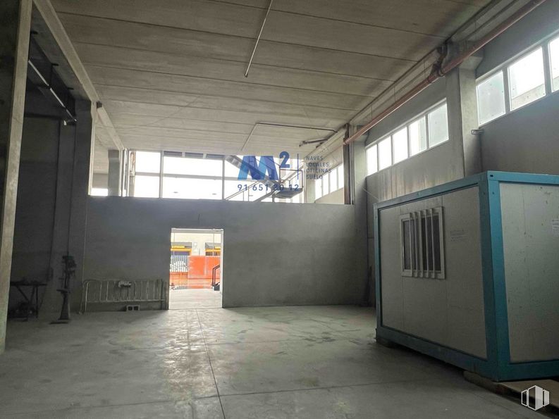 Industrial for sale at Zona industrial, San Agustín del Guadalix, Madrid, 28750 with 1d barcode, building, window, fixture, floor, wall, flooring, gas, ceiling and hall around