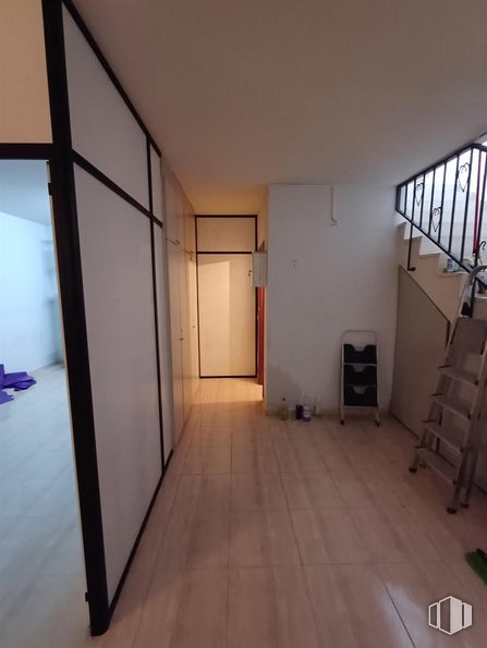 Local en venta en Avenida Comunidad de Madrid, 11, Mejorada del Campo, Madrid, 28840 con edificio, accesorio, madera, suelos, suelo, hall, techo, puerta, madera dura y casa alrededor