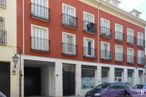 Local en venta en Zona Centro, Aranjuez, Madrid, 28300 con ventana, puerta, coche, luz de estacionamiento, vehículo terrestre, rueda, edificio, neumático, vehículo y cielo alrededor