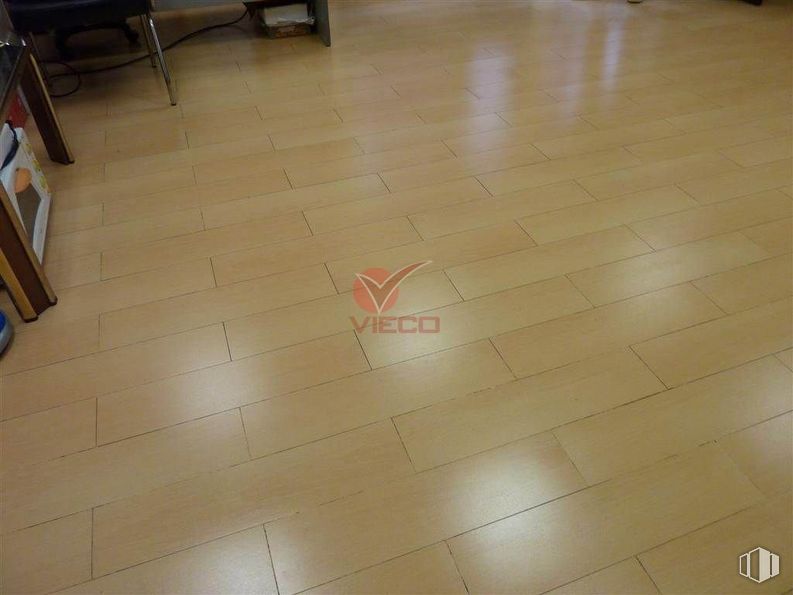 Retail for sale at Zona Segundo Pastor, Cuenca, 16004 with furniture, brown, tile flooring, wood, flooring, beige, floor, wood stain, rectangle and laminate flooring around