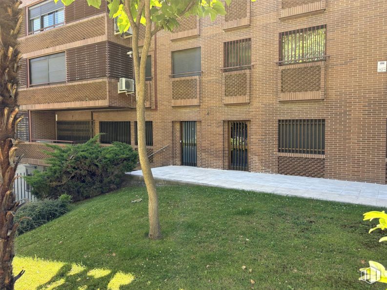 Oficina en alquiler en Calle Berlín, 4, Pozuelo de Alarcón, Madrid, 28224 con ventana, edificio, durante el día, apartamento, zona residencial, barrio, arquitectura, condominio, diseño urbano y material compuesto alrededor