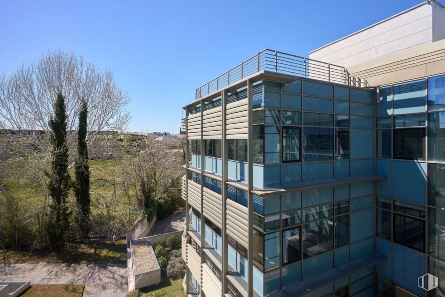 Oficina en alquiler en Edificio Margarita, Calle Somera, 5, Moncloa - Aravaca, Madrid, 28023 con edificio, cielo, planta, ventana, árbol, diseño urbano, condominio, bloque de torres, fachada y paisaje alrededor