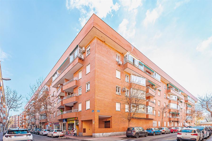 Local en venta en Plaza Hermano Ramón Quiroga, Valdemoro, Madrid, 28342 con coche, nube, neumático, rueda, edificio, cielo, vehículo, ventana, infraestructura y barrio alrededor