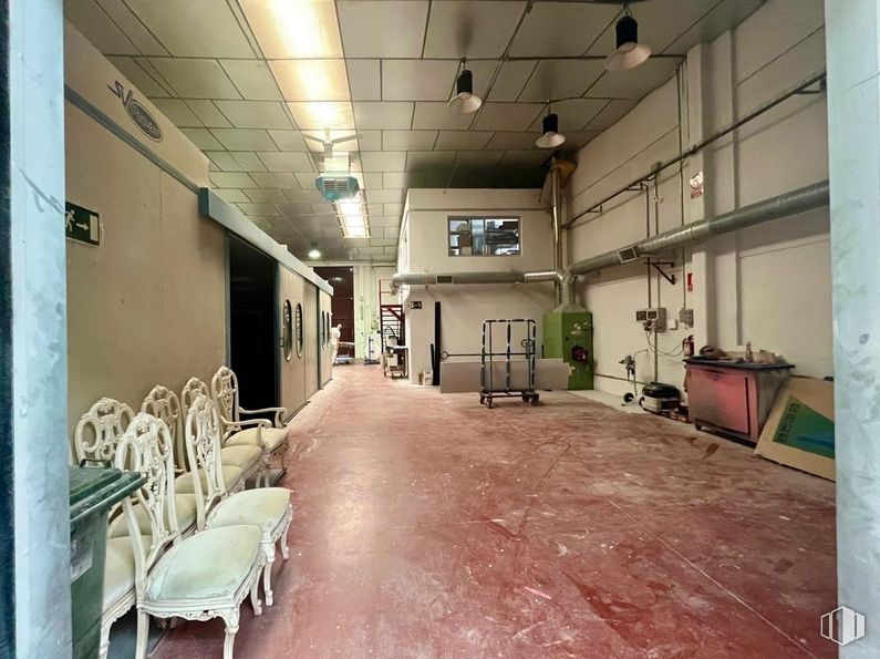 Industrial for sale at Polígono Industrial El Guijar, Arganda del Rey, Madrid, 28500 with chair, furniture, hall, interior design, plant, floor, flooring, building, ceiling and city around