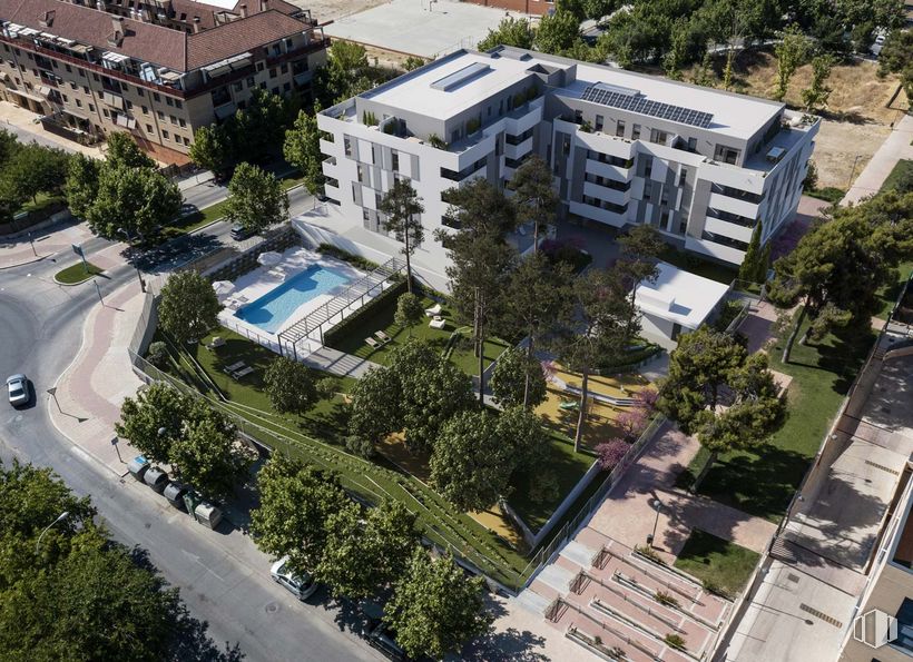 Local en venta en Natura Aranjuez 3, Calle de la Junta Central Suprema, Aranjuez, Madrid, 28300 con edificio, propiedad, planta, árbol, bloque de pisos, condominio, ventana, diseño urbano, barrio y paisaje alrededor