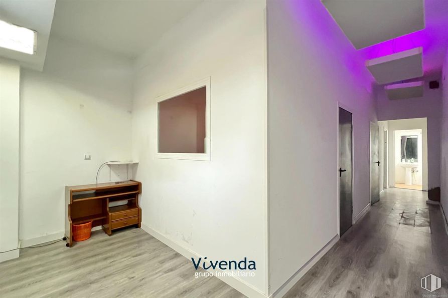 Local en alquiler y venta en Calle Soria, Móstoles, Madrid, 28934 con escritorio, edificio, madera, hall, interiorismo, pintura, accesorio, suelos, suelo y cajón alrededor