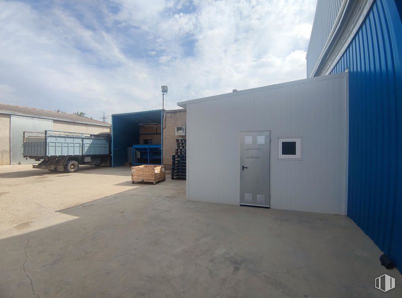 Industrial for sale at Paseo Estación, Villasequilla, Toledo, 45740 with door, building, sky, cloud, asphalt, real estate, gas, road surface, composite material and facade around