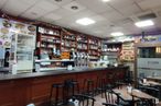 Retail for rent at Calle Maqueda, 138, La Latina, Madrid, 28024 with stool, furniture, drinking establishment, table, shelf, barware, shelving, interior design, retail and chair around