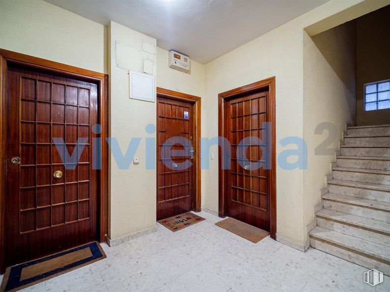 Office for sale at Zona Fuente del Berro, Salamanca, Madrid, 28028 with door, fixture, window, wood, interior design, hall, floor, wood stain, flooring and home door around