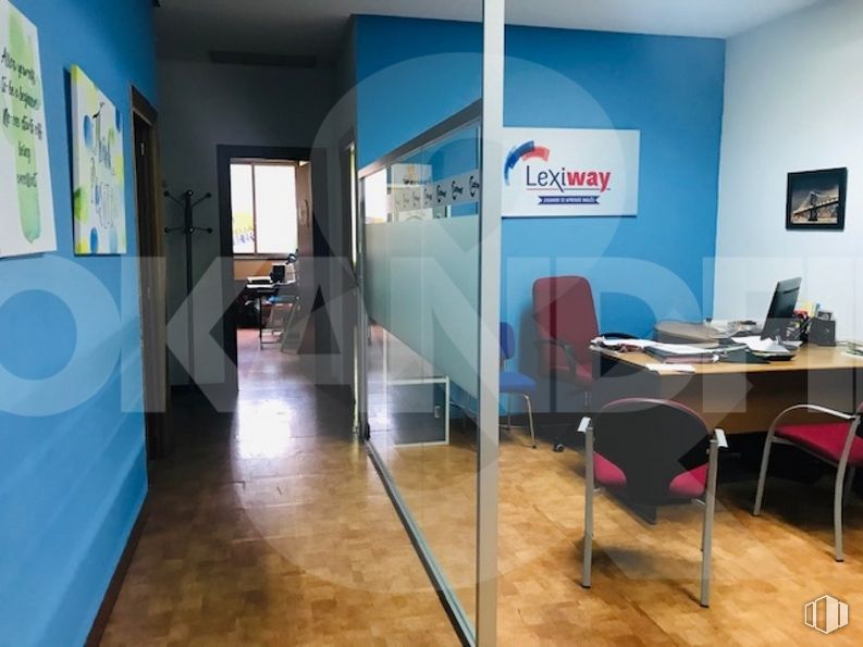 Office for rent at Ronda Buenavista, Toledo, 45005 with chair, table, furniture, property, building, interior design, floor, desk, laptop and flooring around