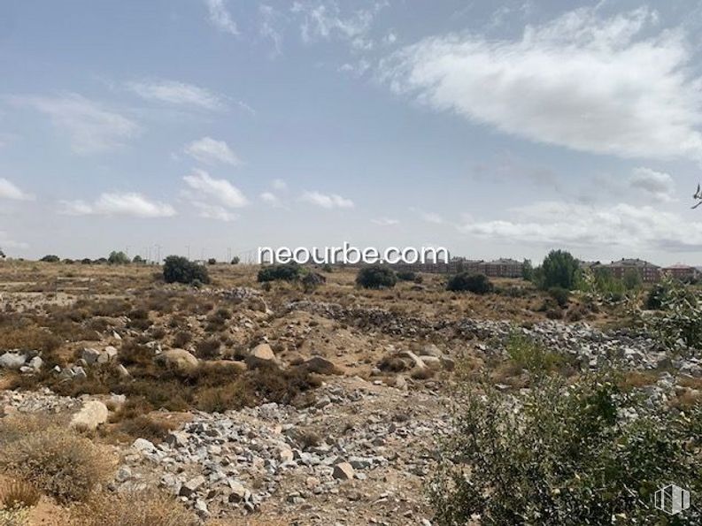 Land for sale at Calle Albacete, Ávila, 05004 with cloud, sky, plant, natural landscape, land lot, bedrock, grass, landscape, grassland and groundcover around