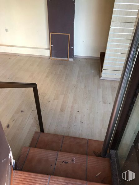 Local en alquiler en Barrio del Pilar, Fuencarral - El Pardo, Madrid, 28029 con persiana de la ventana, accesorio, madera, pavimentos, piso, tinte para madera, madera, material compuesto, suelo laminado y casa alrededor