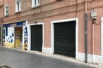 Local en alquiler en Carretera de Andalucía, 39, Aranjuez, Madrid, 28300 con ventana, puerta, superficie de carretera, infraestructura, asfalto, accesorio, madera, ladrillo, barrio y edificio alrededor