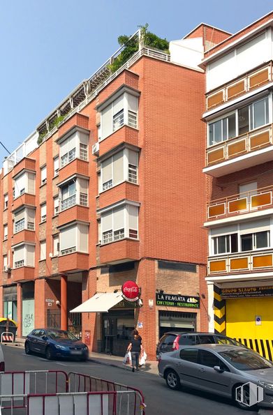 Local en venta en Calle Fragata, Carabanchel, Madrid, 28019 con coche, edificio, ventana, neumático, rueda, cielo, propiedad, vehículo, luz de estacionamiento y barrio alrededor