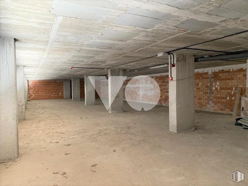 Retail for sale at Calle Alfonso Gómez, 17, San Blas - Canillejas, Madrid, 28037 with wood, flooring, hall, floor, building, house, beige, composite material, ceiling and concrete around