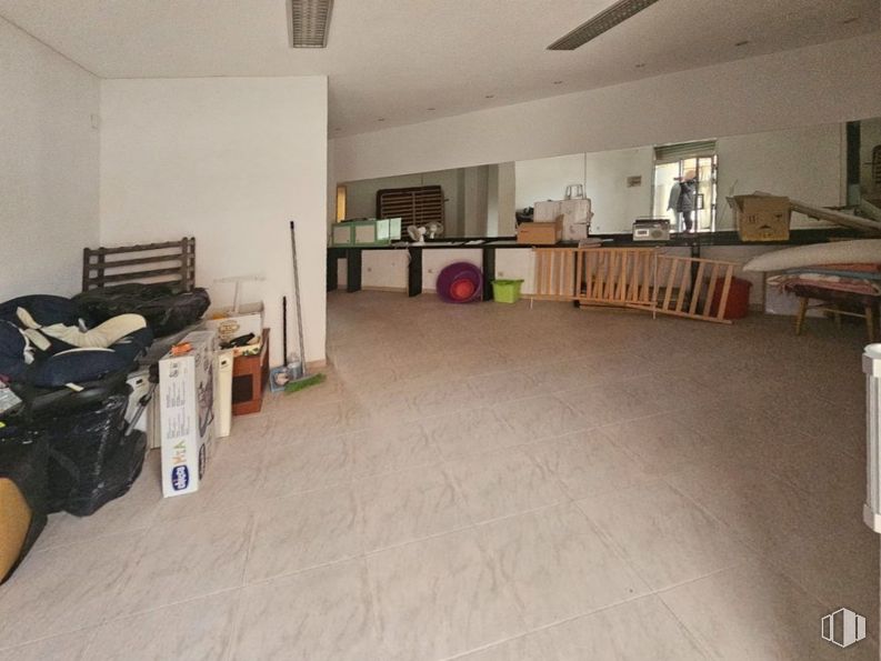 Retail for sale at Zona Santa María de Benquerencia, Toledo, 45007 with wood, flooring, floor, building, hardwood, luggage and bags, bag, hall, ceiling and backpack around