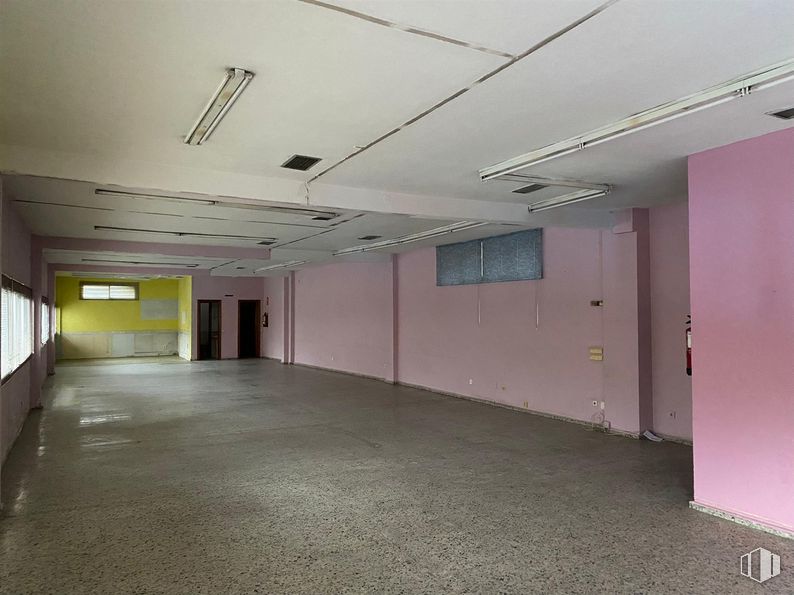 Local en alquiler en Avenida Dos de Mayo, 36, Móstoles, Madrid, 28934 con ventana, edificio, hall, accesorio, suelos, suelo, techo, habitación, puerta y evento alrededor