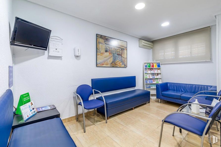 Local en alquiler en Avenida Betanzos, Fuencarral - El Pardo, Madrid, 28034 con televisión, silla, sofá, marco, mueble, propiedad, confort, edificio, interiorismo y almohada alrededor