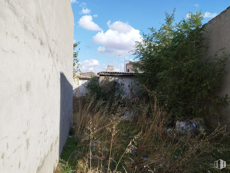 Land for sale at Calle Sur, 38, Villacañas, Toledo, 45860 with wall, concrete and plaster around