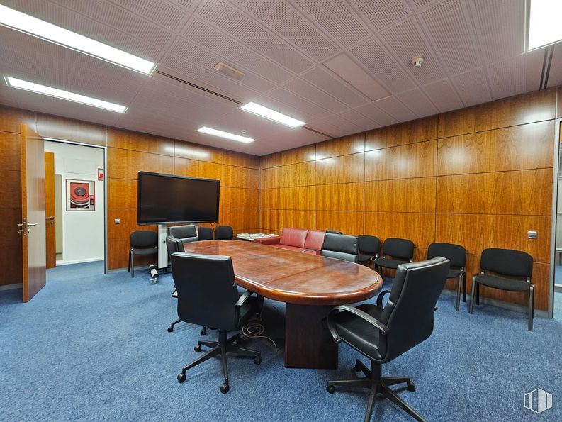 Oficina en venta en Natea Business Park, Avenida Industria, 4, Alcobendas, Madrid, 28108 con silla, televisión, escritorio, lámpara, alumbrado, mesa, mueble, edificio, silla de oficina y interiorismo alrededor