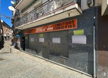 Retail for rent at Plaza Constitución, 3, Arganda del Rey, Madrid, 28500 with building, window, road surface, facade, road, city, sidewalk, sky, composite material and door around