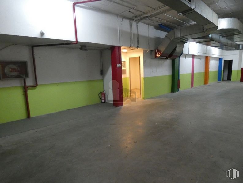 Retail for sale at Sector Escultores, Tres Cantos, Madrid, 28760 with fixture, floor, building, flooring, parking, hall, gas, ceiling, concrete and parking lot around