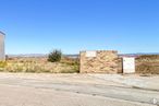 Land for sale at Calle Metal-Albollaque, 16, Chiloeches, Guadalajara, 19160 with building, sky, ecoregion, plant, azure, road surface, land lot, asphalt, landscape and horizon around