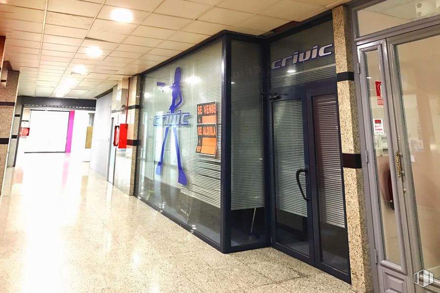 Local en venta en Centro Comercial Algete, Calle Jorge Manrique, 3, Algete, Madrid, 28110 con puerta, accesorio, suelo, ciudad, evento, techo, vidrio, fachada, aluminio y transparencia alrededor