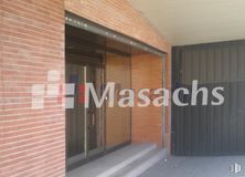 Industrial for sale at Zona M-4 SUR, Usera, Madrid, 28041 with fixture, wood, brick, flooring, brickwork, real estate, composite material, facade, shade and building material around