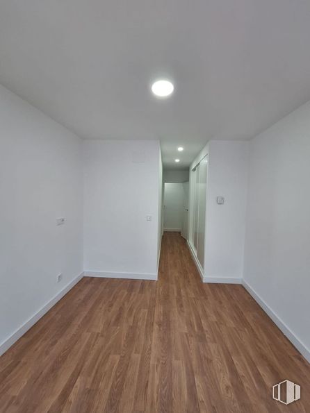 Oficina en alquiler en Calle Princesa, 3, Moncloa - Aravaca, Madrid, 28008 con lámpara, alumbrado, edificio, accesorio, madera, suelo, suelos, tinte para madera, suelo laminado y madera dura alrededor