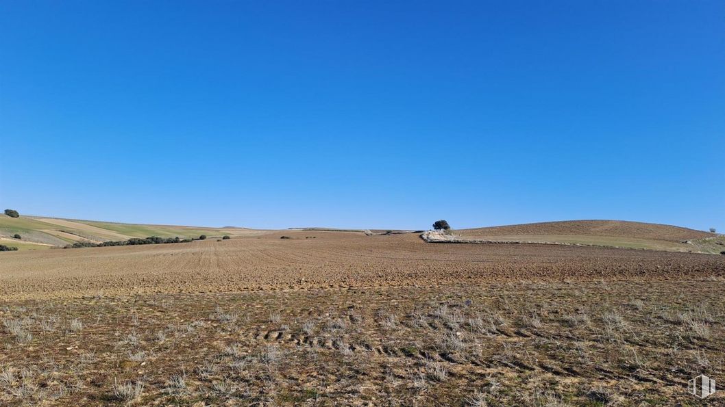 Land for sale at Zona Zamarramala, Segovia, 40196 with sky, tree, grassland, slope, plain, horizon, natural landscape, grass, landscape and plant around