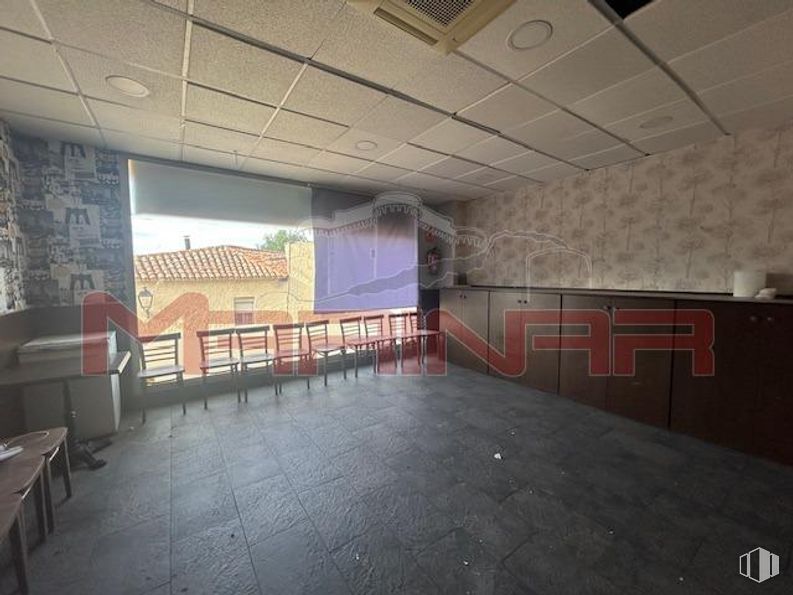 Retail for rent at Centro, Seseña, Toledo, 45223 with flooring, floor, ceiling, hall, concrete and tile around