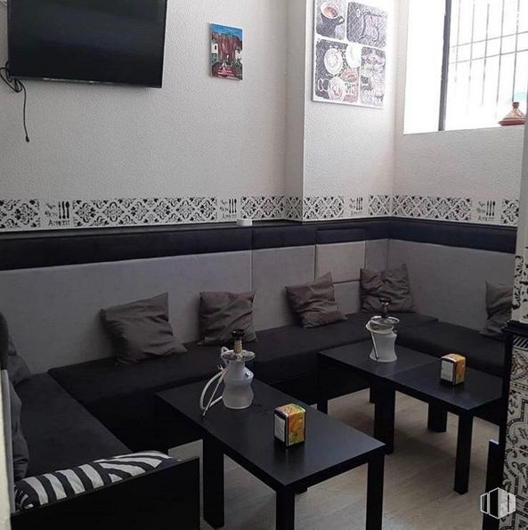 Local en alquiler y venta en Calle Cantarranas, 1, Alcorcón, Madrid, 28921 con mesa, sofá, televisión, mueble, propiedad, edificio, blanco, marco, luz y ventana alrededor