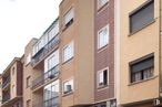 Local en venta en Zona Avenida de la Constitución, Segovia, 40005 con coche, edificio, ventana, cielo, rueda, neumático, propiedad, vehículo, nube y diseño urbano alrededor