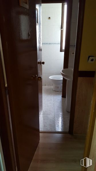 Local en venta en Calle Hermosilla, Salamanca, Madrid, 28028 con inodoro, accesorio, puerta, edificio, cuarto de baño, madera, suelo, suelos, madera dura y asa alrededor