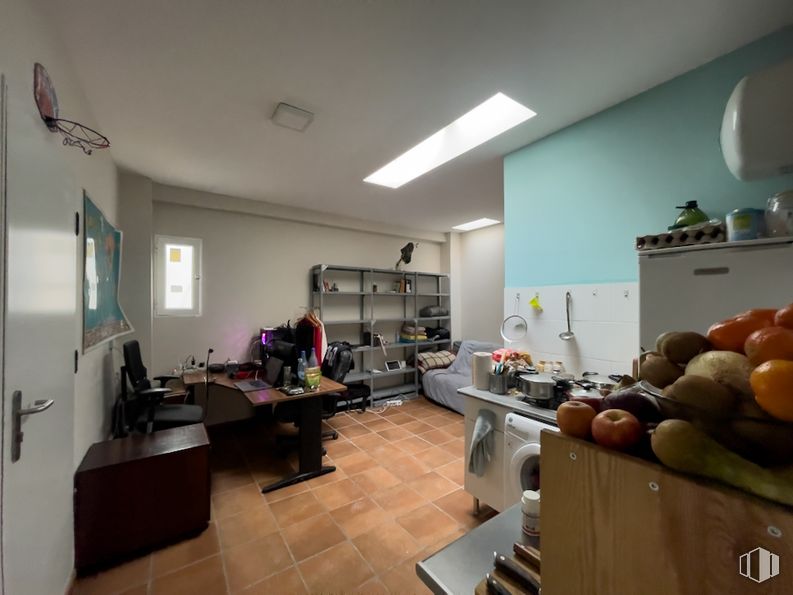 Local en venta en Avenida Ciudad de Barcelona, 178, Retiro, Madrid, 28007 con alumbrado, mesa, sofá, planta de interior, cocina, suelos, escritorio, ventana, sala de estar y encimera alrededor