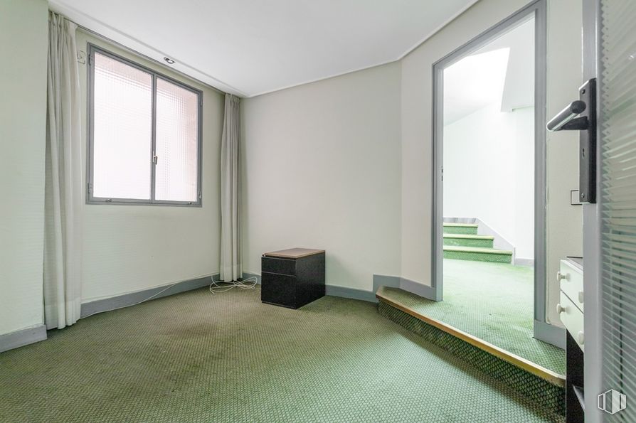 Oficina en venta en Calle Rafael Calvo, Chamberí, Madrid, 28010 con ventana, mueble, edificio, propiedad, accesorio, madera, suelos, sombra, suelo y hall alrededor