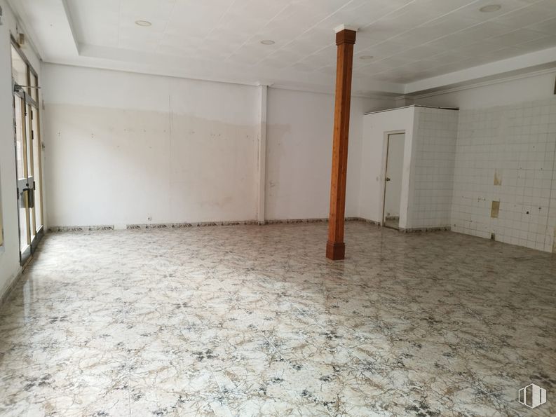 Retail for sale at Zona centro, Villacañas, Toledo, 45860 with flooring, floor, ceiling, tile flooring, composite material, tile, hall, marble, concrete and silver around