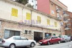 Retail for rent at Calle Batalla de Teruel, Ávila, 05001 with car, wheel, tire, building, automotive parking light, land vehicle, vehicle, automotive side marker light, window and property around