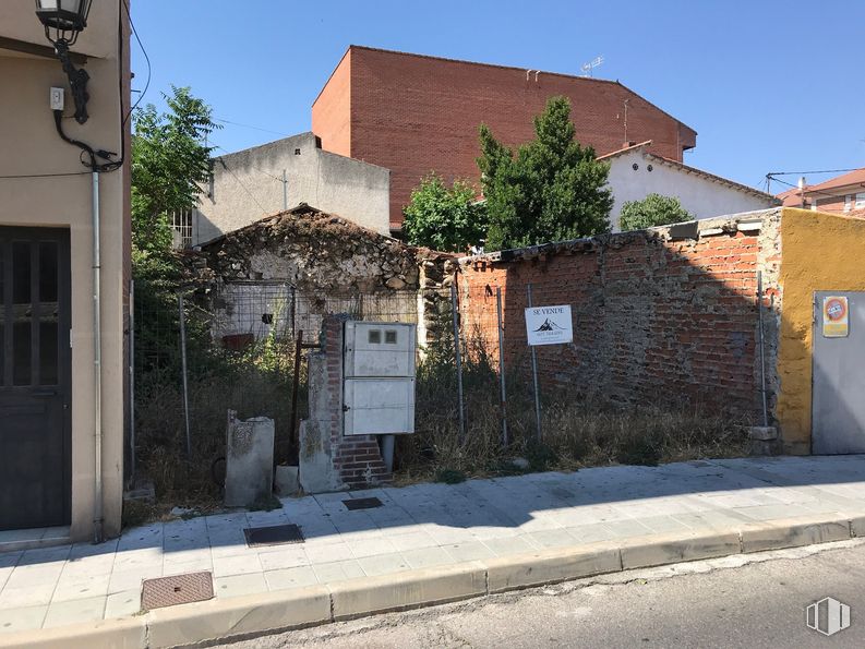 Suelo en venta en Calle Ramona, 7, Galapagar, Madrid, 28260 con puerta, cielo, planta, edificio, ventana, azur, superficie de carretera, accesorio, asfalto y barrio alrededor