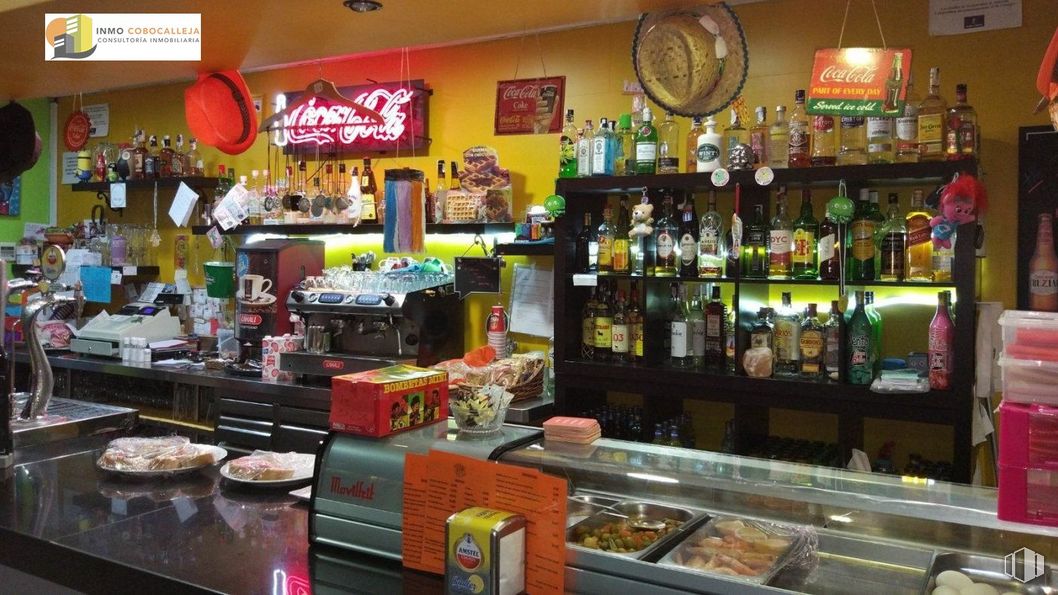 Local en venta en Zona Yeles, Yeles, Toledo, 45220 con productos envasados, comida, edificio, botella, artículos de bar, venta minorista, estantería, comida integral, cliente y comercio alrededor