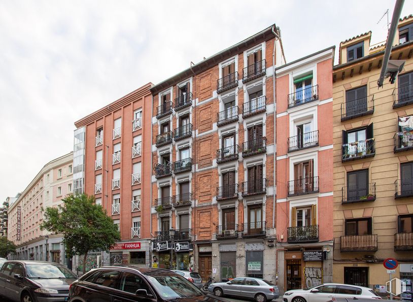 Local en venta en Calle Toledo, 117, Centro, Madrid, 28005 con edificio, cielo, ventana, bloque de pisos, diseño urbano, condominio, accesorio, nube, vecindario y barrio residencial alrededor