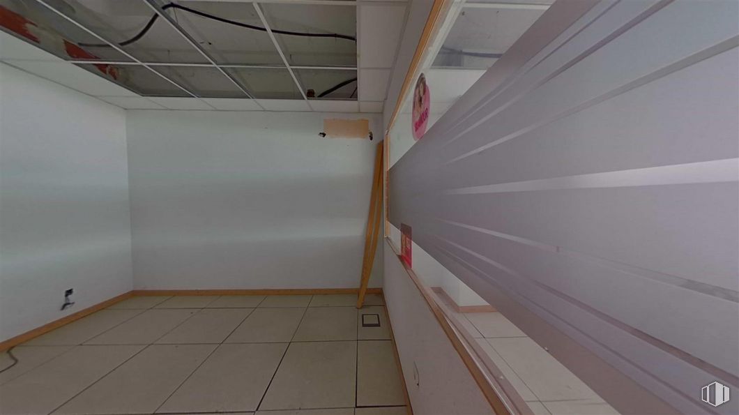 Oficina en venta en Avenida Democracia, Puente de Vallecas, Madrid, 28031 con edificio, madera, accesorio, suelos, suelo, casa, material compuesto, madera dura, techo y tintes y matices alrededor