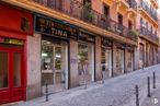 Local en alquiler en Calle Palma, 64, Centro, Madrid, 28015 con puerta, ventana, accesorio, edificio, fachada, ciudad, madera, uso mixto, acera y maceta alrededor