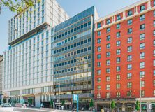 Office for rent at Plaza España, Centro, Madrid, 28008 with building, sky, daytime, property, window, tower block, condominium, architecture, urban design and neighbourhood around