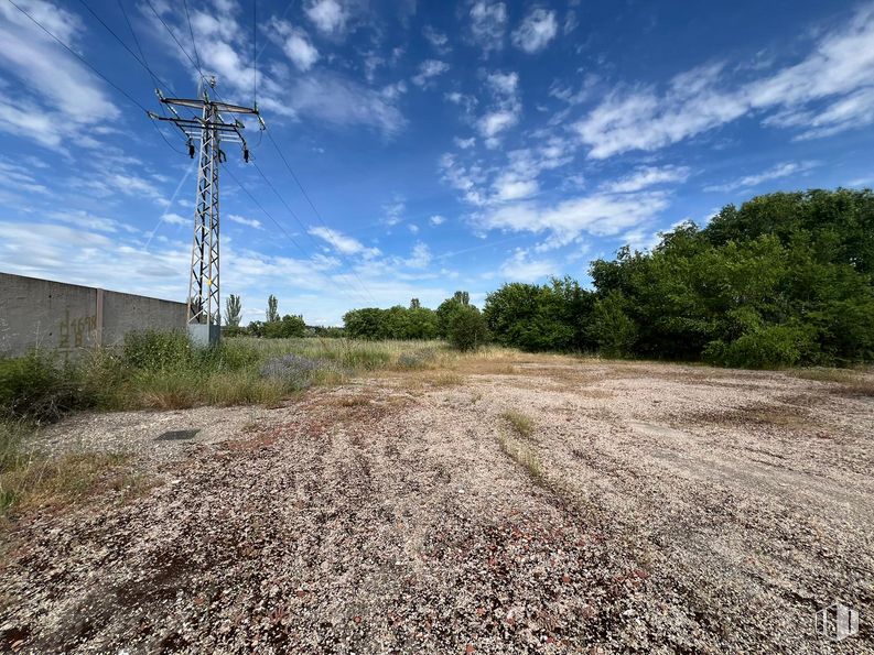 Suelo en venta en Carretera San Fernando de Henares, 4, Mejorada del Campo, Madrid, 28840 con nube, cielo, planta, ecorregión, paisaje natural, árbol, superficie de la carretera, lote de terreno, asfalto y electricidad alrededor