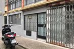 Local en venta en Calle de Carracedo, 7, La Latina, Madrid, 28024 con rueda, motocicleta, vehículo terrestre, neumático, vehículo, iluminación del automóvil, edificio, neumático de automoción, matrícula del vehículo y guardabarros alrededor