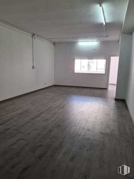 Oficina en alquiler en Calle Fábricas, 3, Alcorcón, Madrid, 28923 con ventana, madera, accesorio, piso, suelo, entrada, madera dura, tinte para madera, material compuesto y suelo laminado alrededor