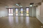 Oficina en alquiler en Zona Simancas, San Blas - Canillejas, Madrid, 28037 con ventana, accesorio, hall, suelo, suelos, edificio, madera, techo, madera dura y evento alrededor